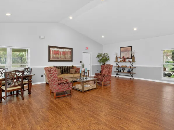 North Bluff Apartments