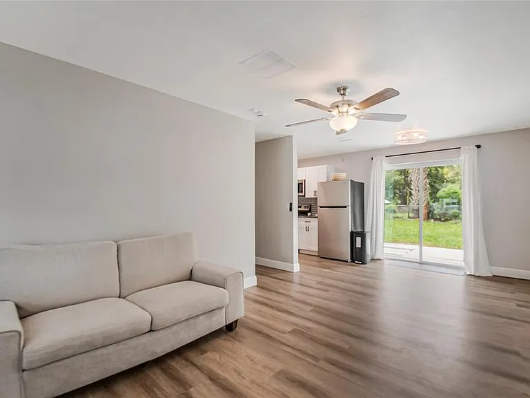 211 Woodmere Blvd — Photo 2