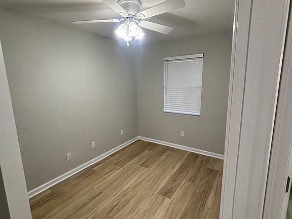 4th image of 5479 Chatham Ave #C