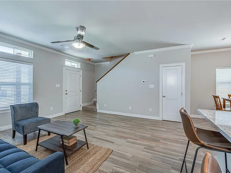 404 Poplar St #A — Photo 10