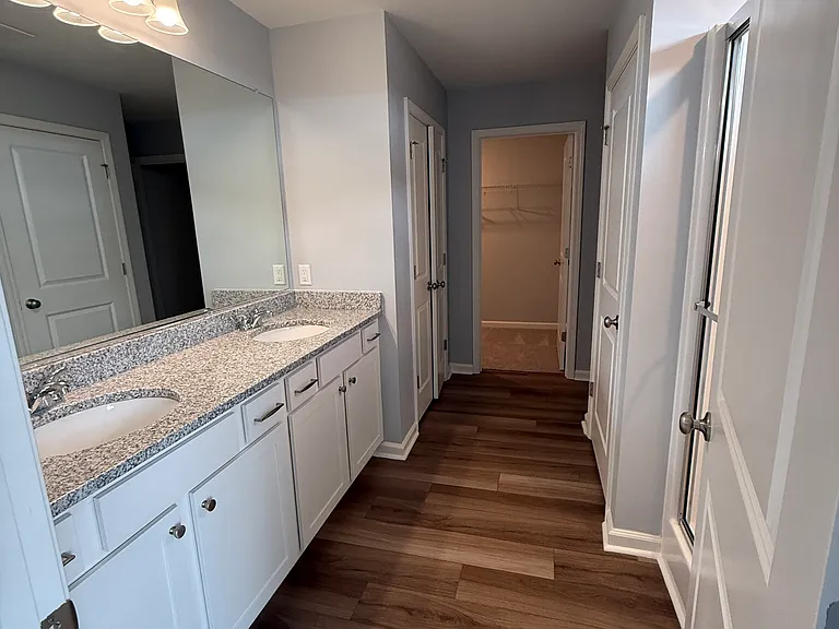 4736 Bell West Dr — Photo 8