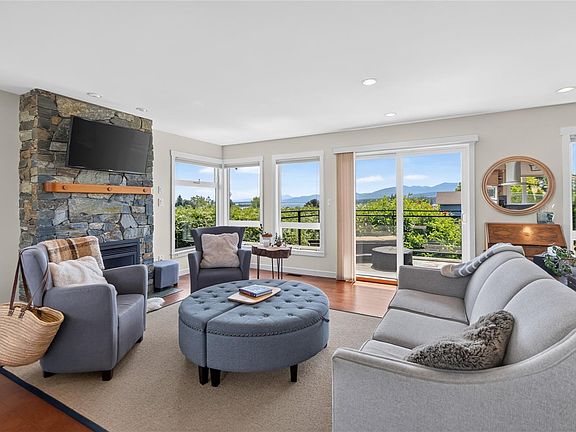 2nd image of 2052 Beaufort Ave
