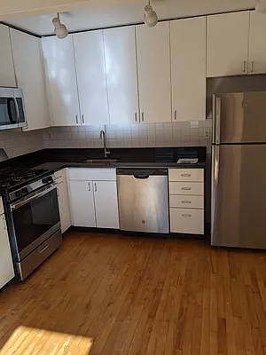 Rented by Loisaida Realty | media 8