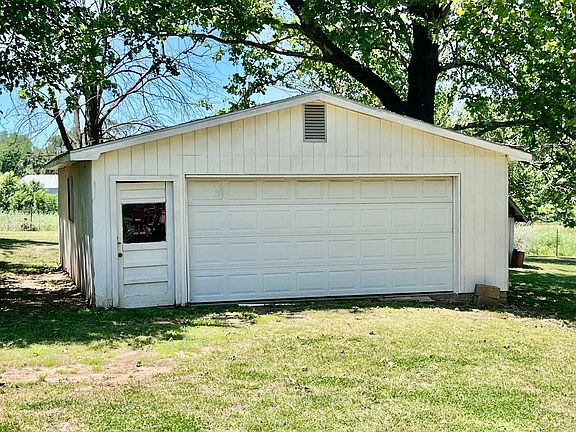 3rd image of 3925 County Road 1675