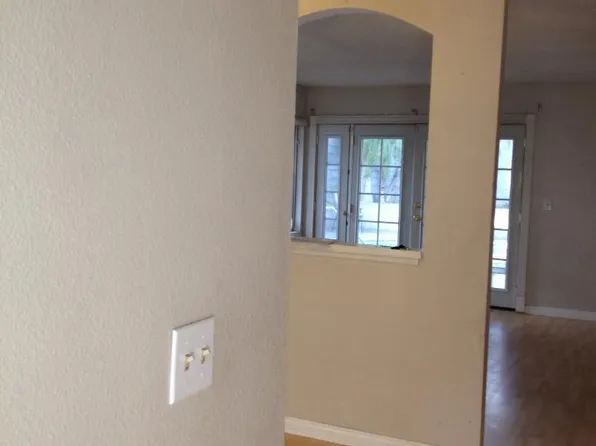 2047 Greenbriar St, Colton, CA 92324