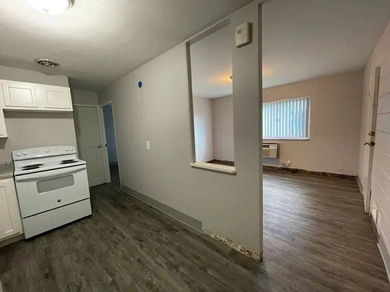 Apartment off 28th and Clyde Park Available — Photo 41