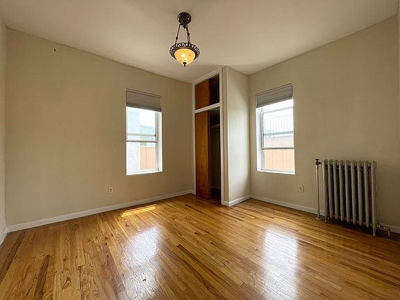 3rd image of 490 Ocean Pkwy APT 11