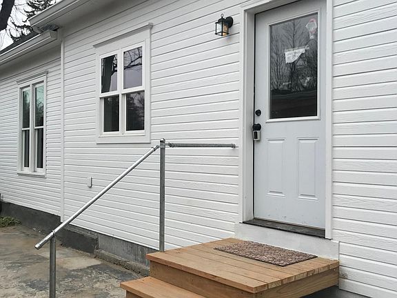 Side Courtyard Entrance