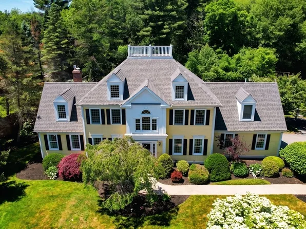 4 Macintyre Dr, North Reading, MA 01864