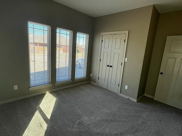 8008 SW Powell Ct — Photo 18