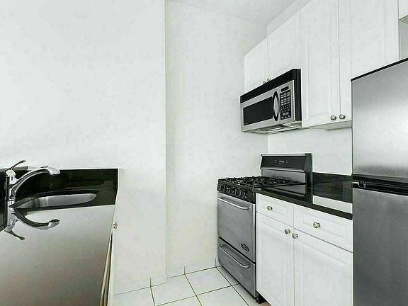 3rd image of 160 W 22nd St APT 803
