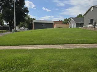 7th Ave NE, Watertown, SD 57201