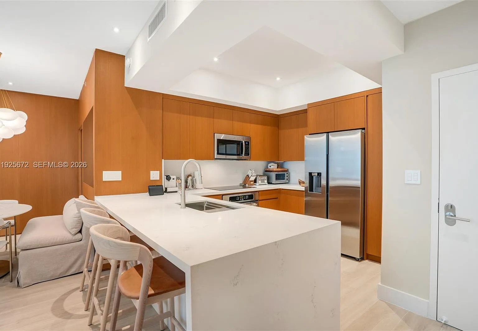 3 bed, 3.5 bath, 1513 sqft, $7,900 — Photo 1