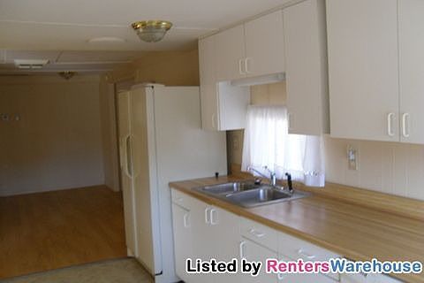 3rd image of 1010 W Buist Ave