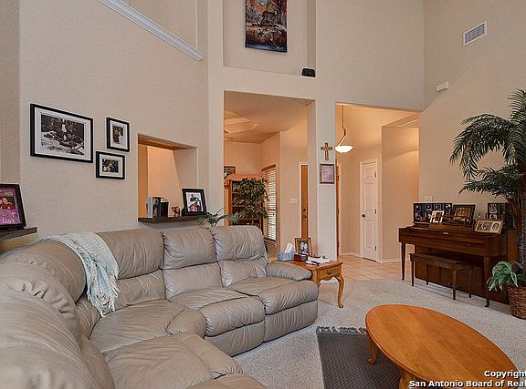 4th image of 6 Spicewood Circle