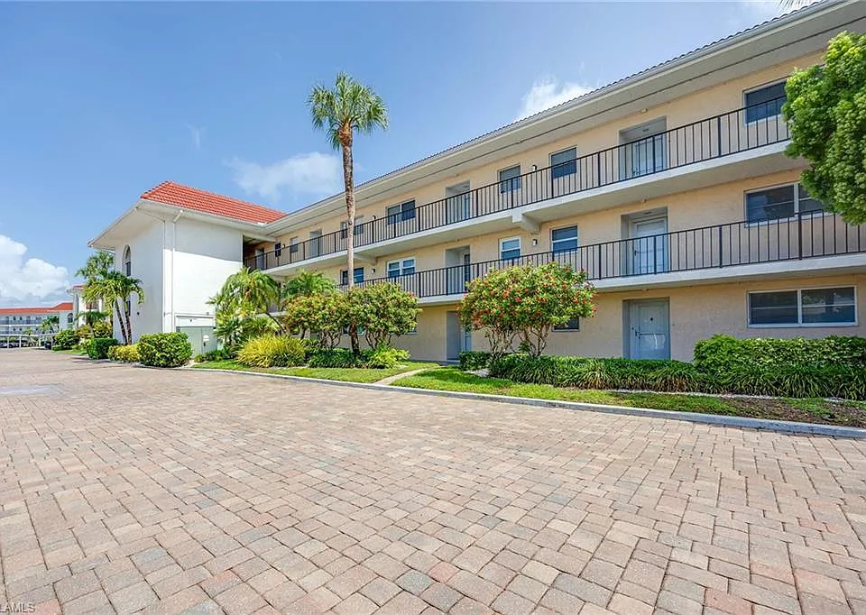 45 High Point Cir S #303