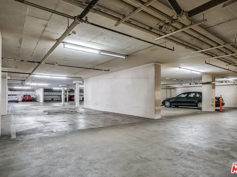 321 S San Vicente Blvd #705 — Photo 13