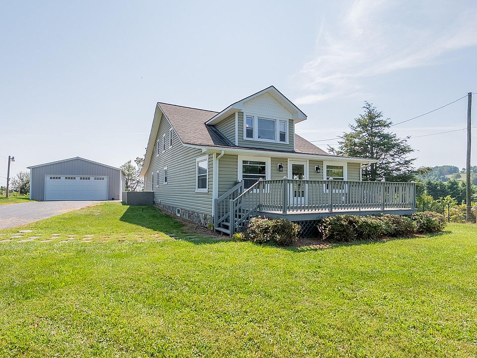 1st image of 165 Crescent Dr