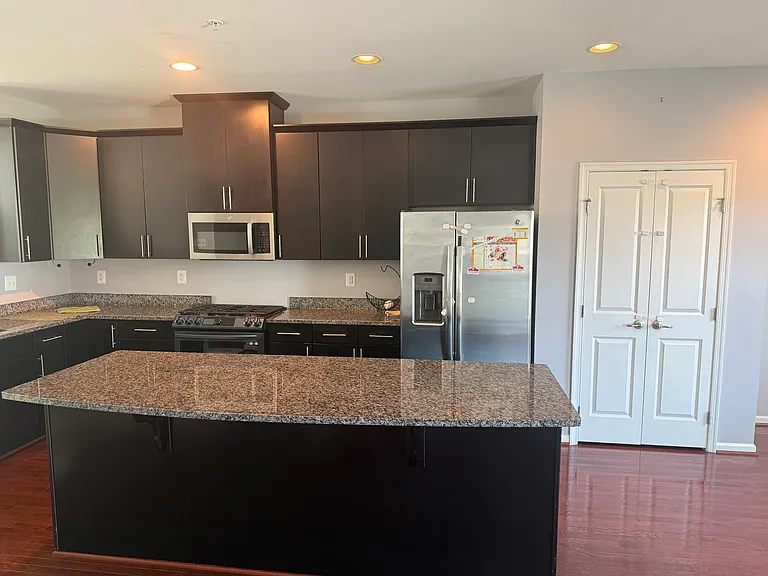 19704 Vaughn Landing Dr — Photo 3
