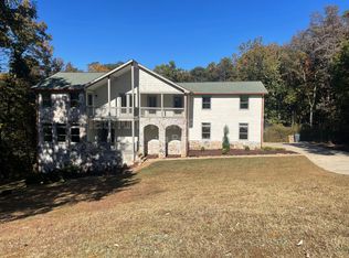 1305 Smithdale Heights Dr, Cumming, GA 30040
