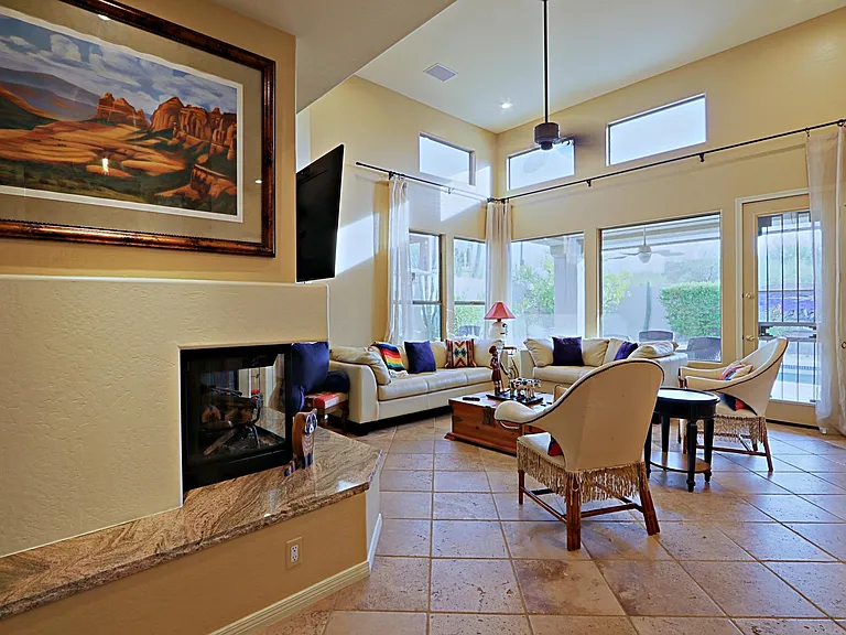 6747 E Eagle Feather Rd — Photo 6