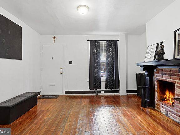 3rd image of 6331 N Woodstock St