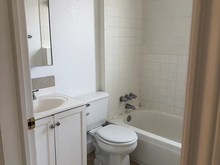 4005 Caroline St #3 — Photo 25