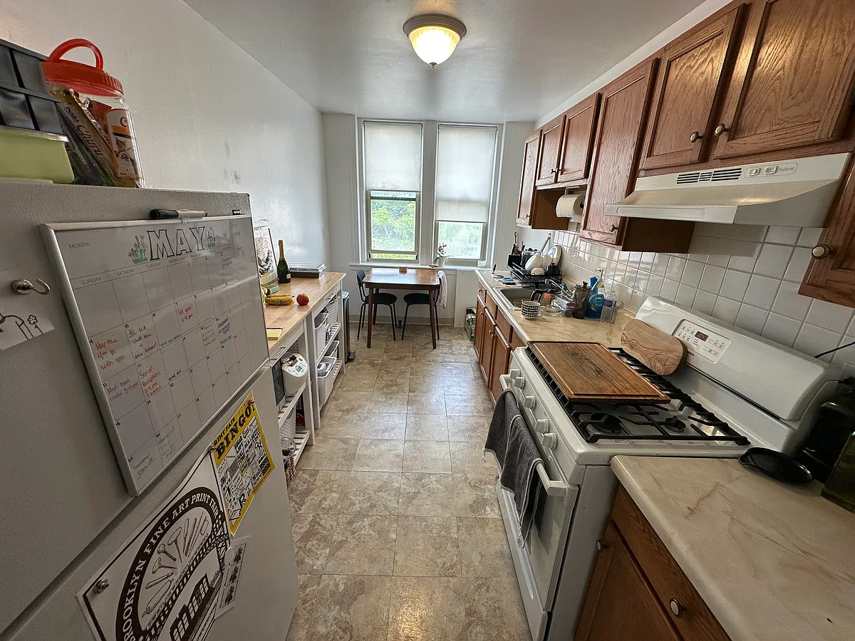 Building Photo - 20 Colborne Rd #1