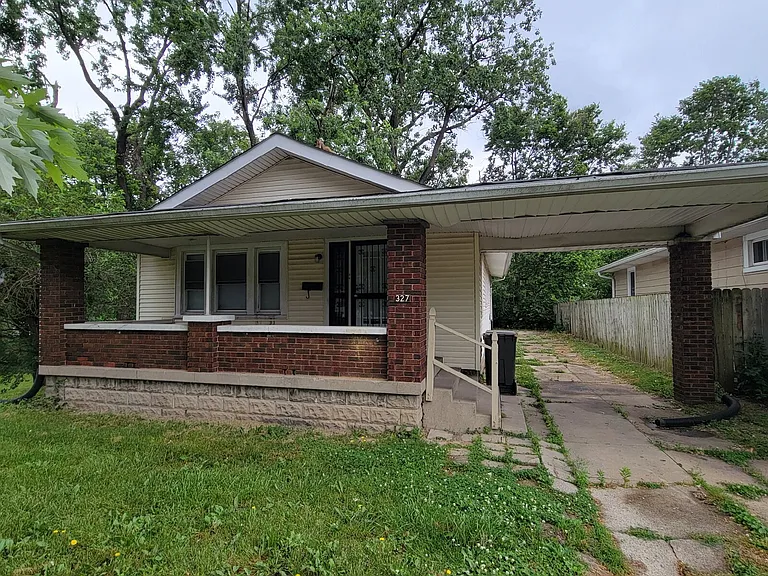 327 S Lockburn St — Photo 1