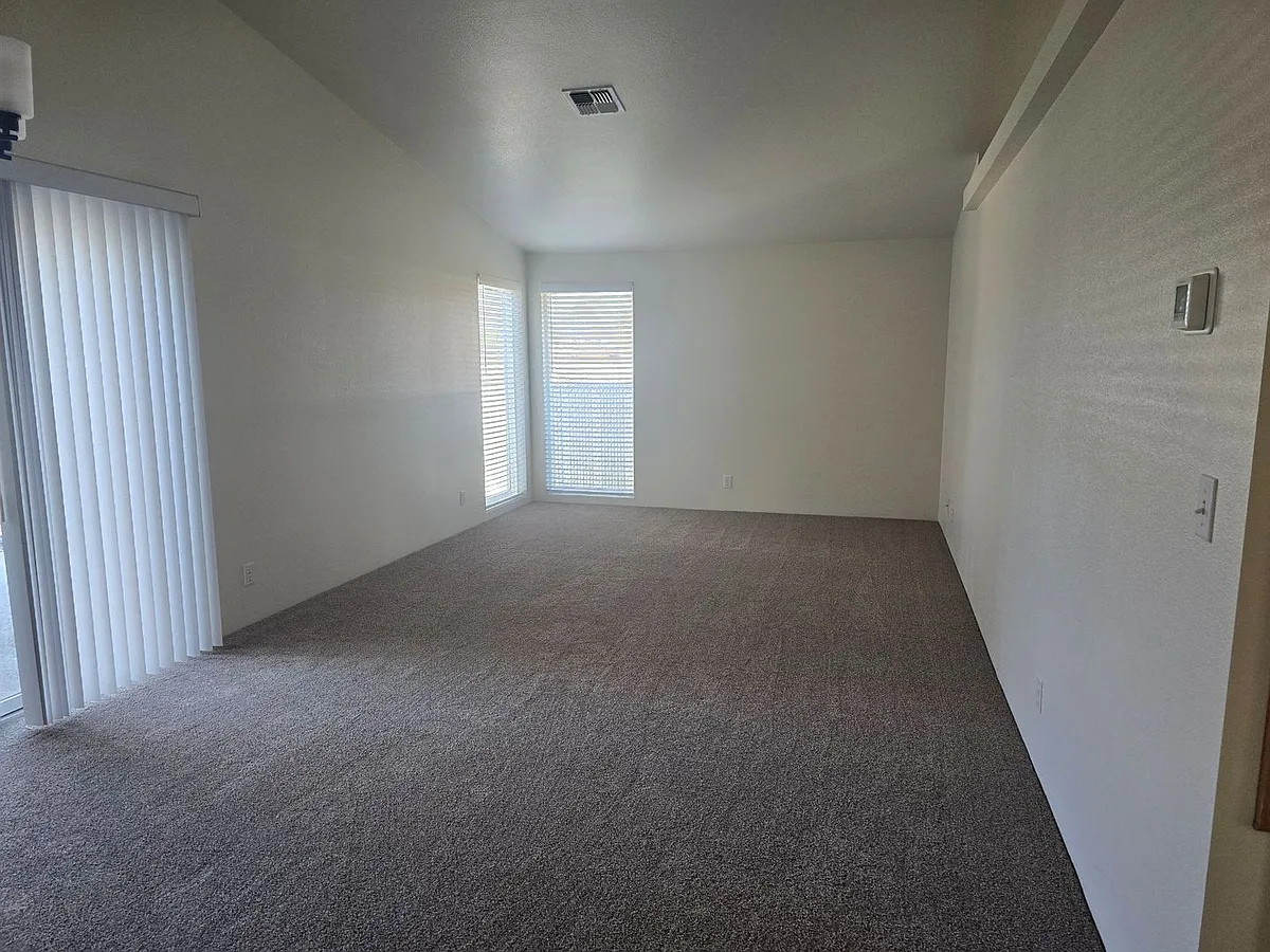 Building Photo - 1151 Willow Ln