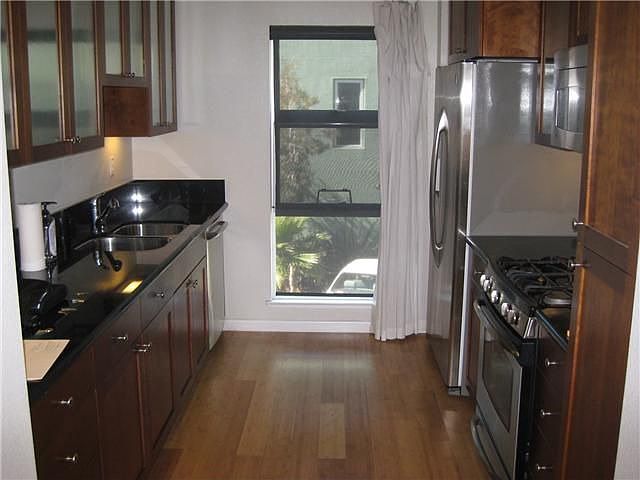 2nd image of 102 Glashaus Loop