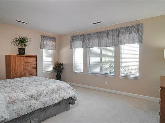 5th image of 2978 Abigail Ln