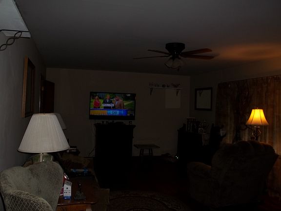 3rd image of 908 Camellia Ct