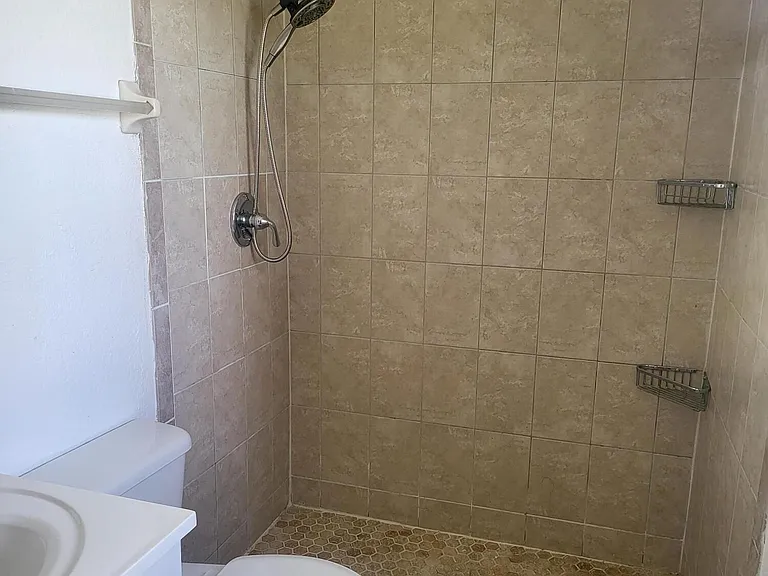 613 SW Pueblo Ter — Photo 4