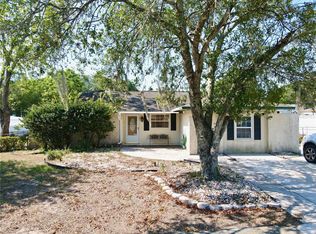 627 Red Robin Rd, Seffner, FL 33584