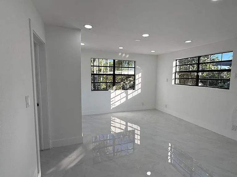 4400 SW 36th St — Photo 4
