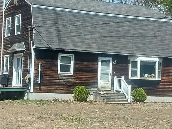 5 Peninsula Dr, Epping, NH 03042