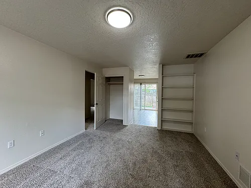 4343 W Rose Hill St #201 Photo 1