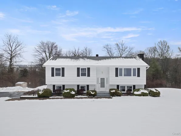 7 Lydia Dr, Wappingers Falls, NY 12590