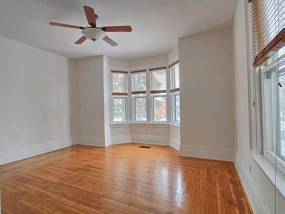 3rd image of 1315 Grace Ave