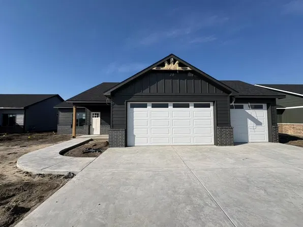 5817 Plumthicket St, Wichita, KS 67226