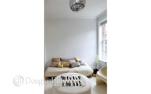 Rented by Douglas Elliman | media 29