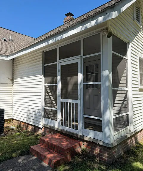 803 Lafayette St — Photo 6