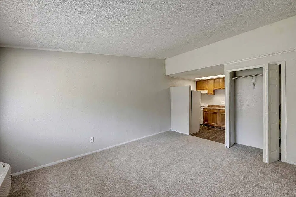 Pelican Pointe Apartments — Photo 4