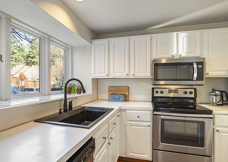 13 Woodridge Ln, Westford, MA 01886 Zillow