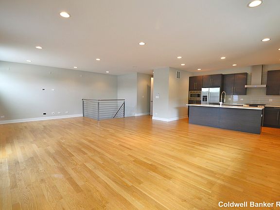 2nd image of 1637 W Warren Blvd #1S