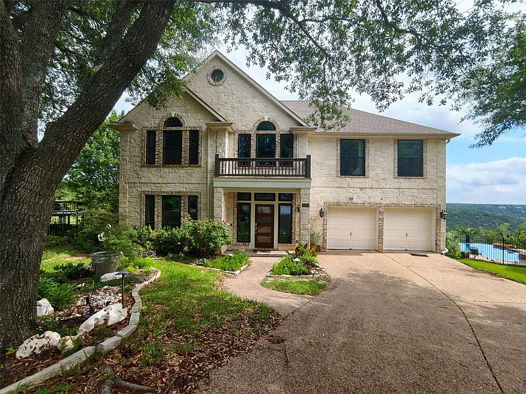 10000 Planters Woods Dr — Photo 1