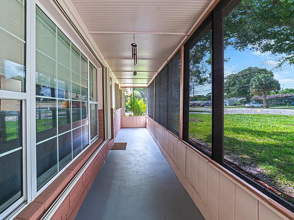 3rd image of 3320 Sunrise Boulevard