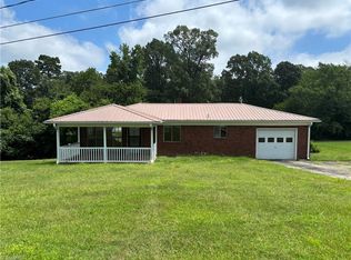 188 Black Dr, Thomasville, NC 27360