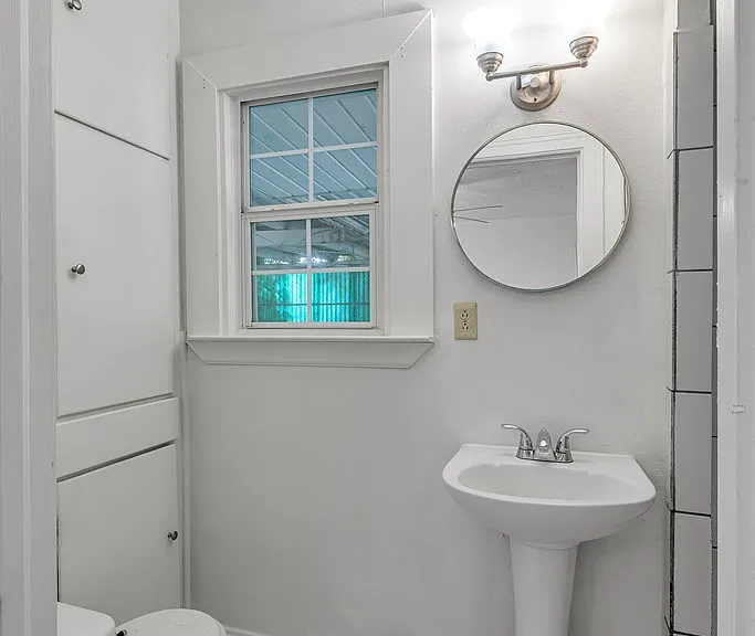 609 Storey Ave — Photo 23